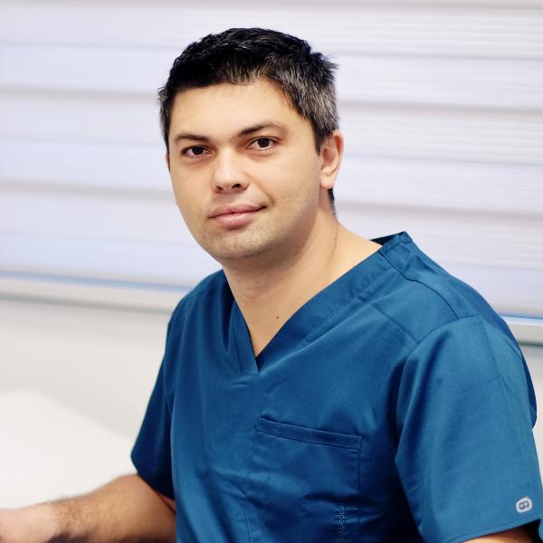 Dr. Marinaș